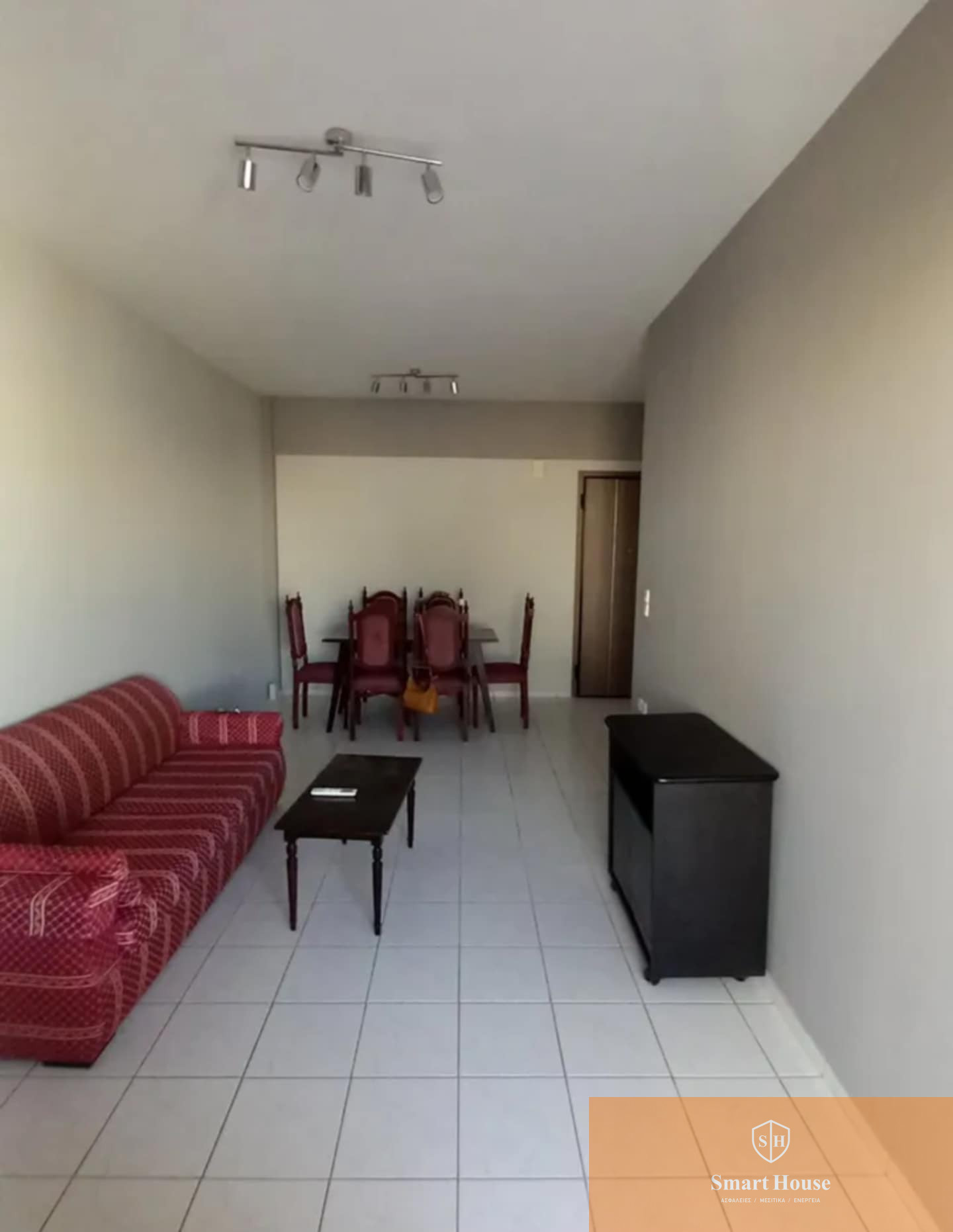 563734
