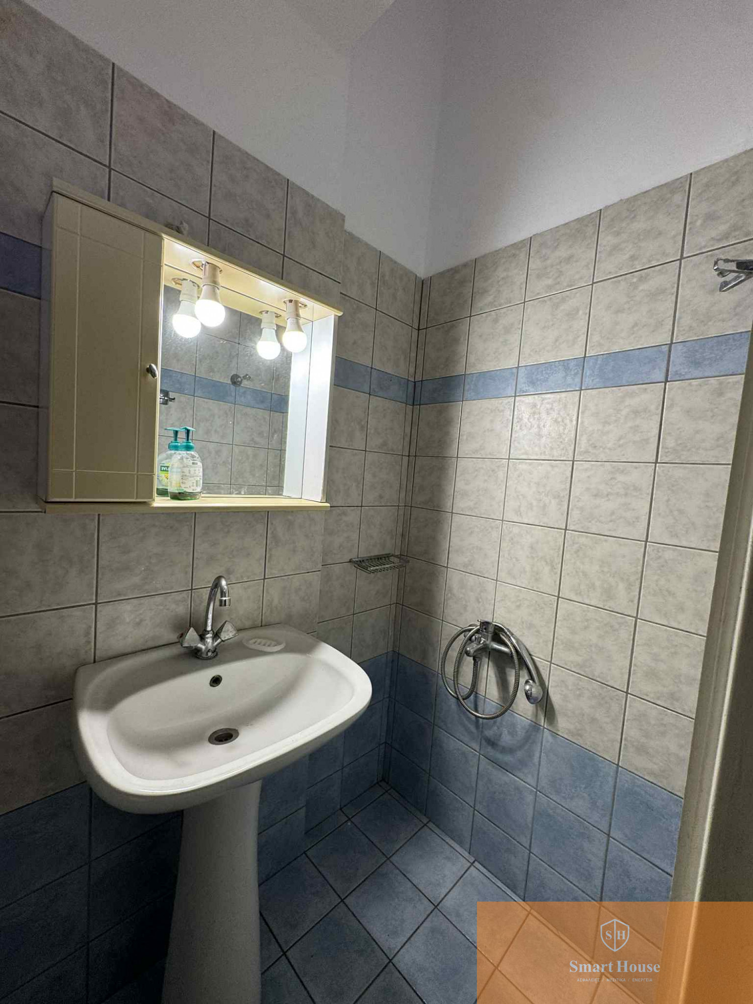 563959
