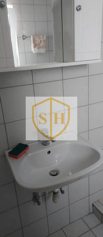 564282