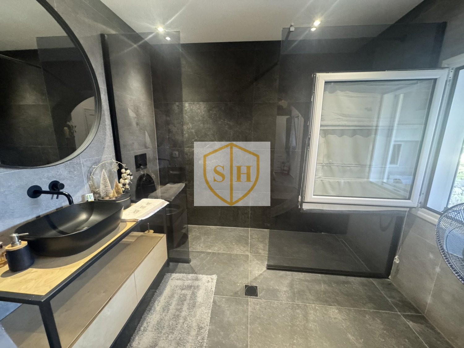 564286