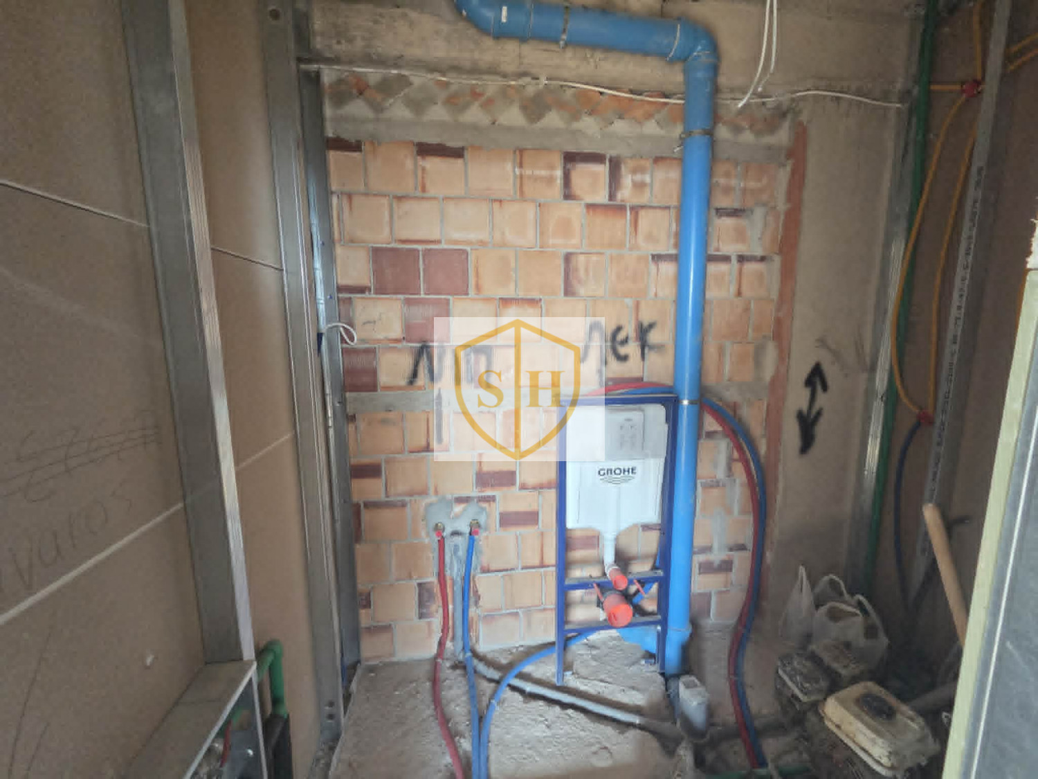47133290
