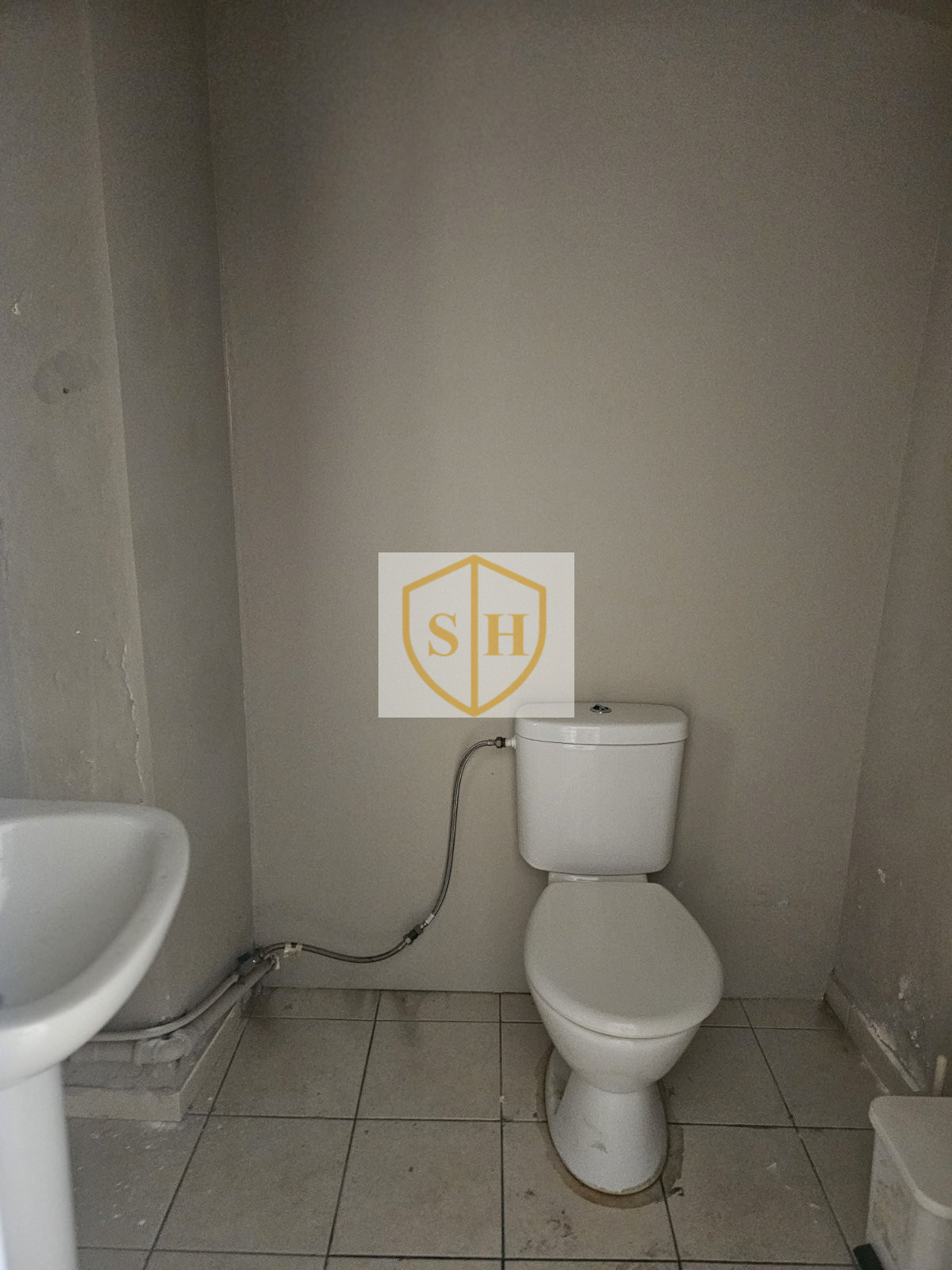 47133372