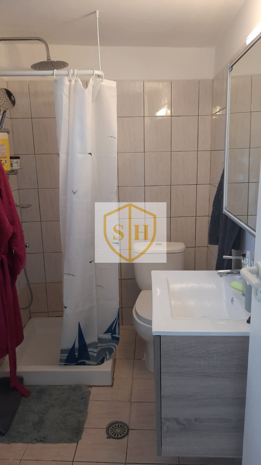 564351