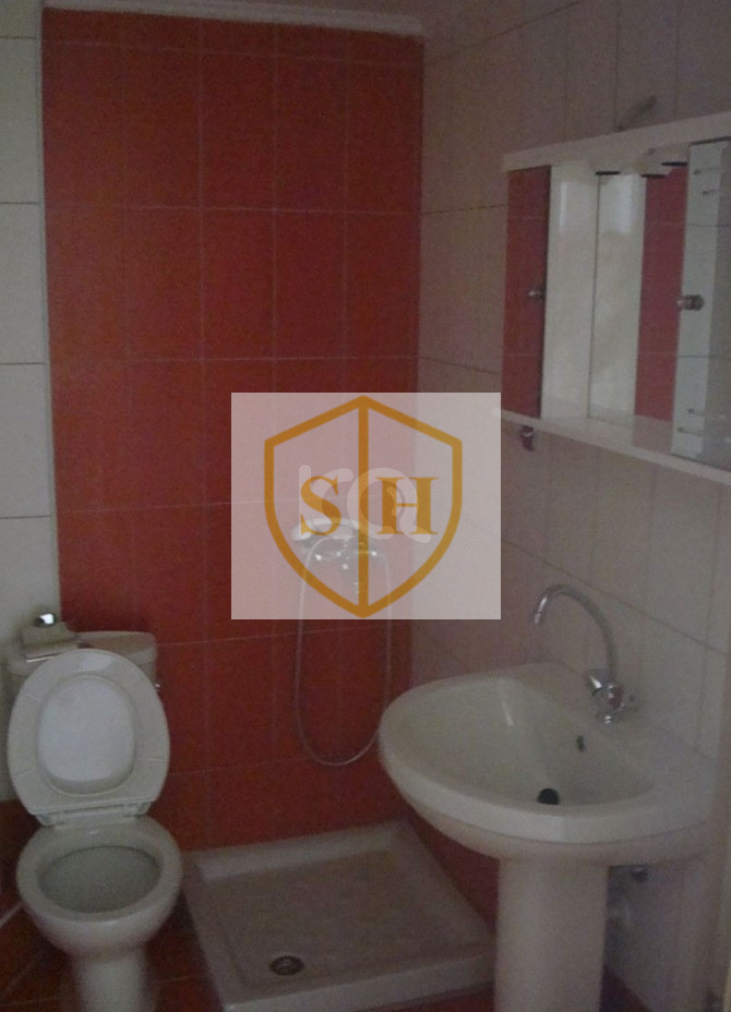 564427