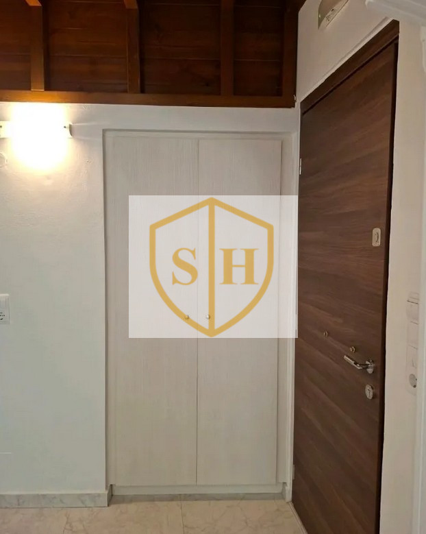 5645521