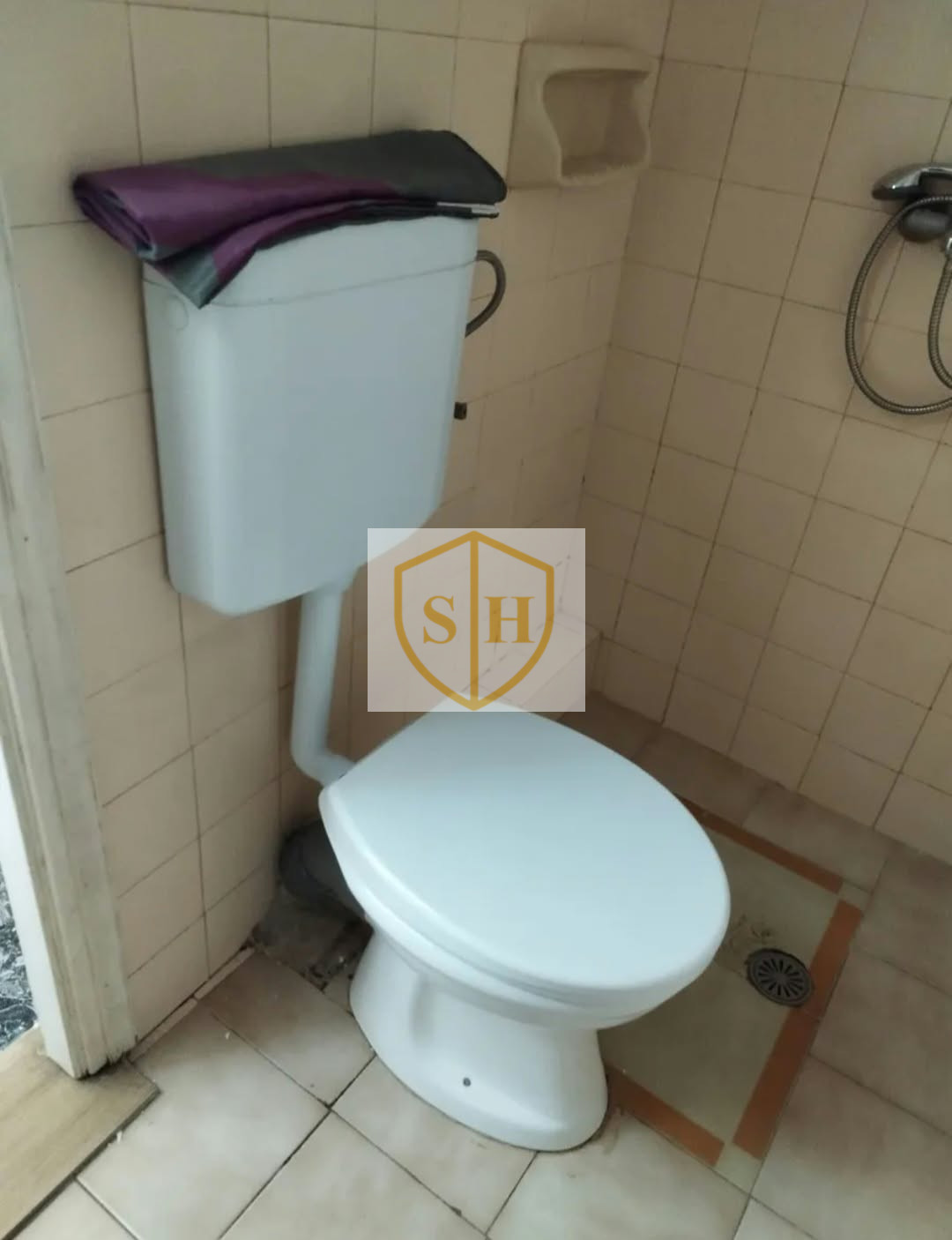 5645528