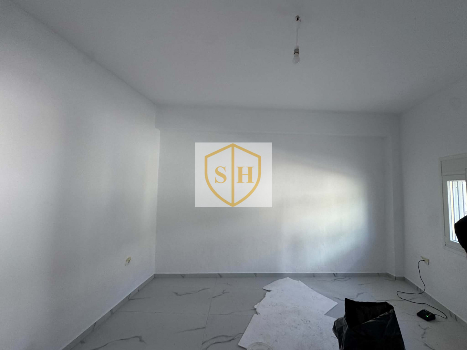 5645549